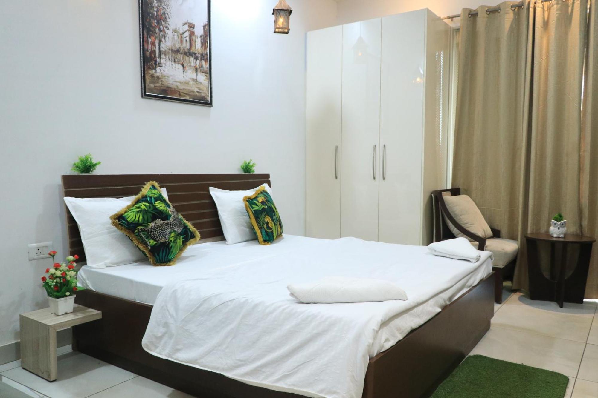 Taj Studios-Serviced Studio Apartment Noida Exterior photo